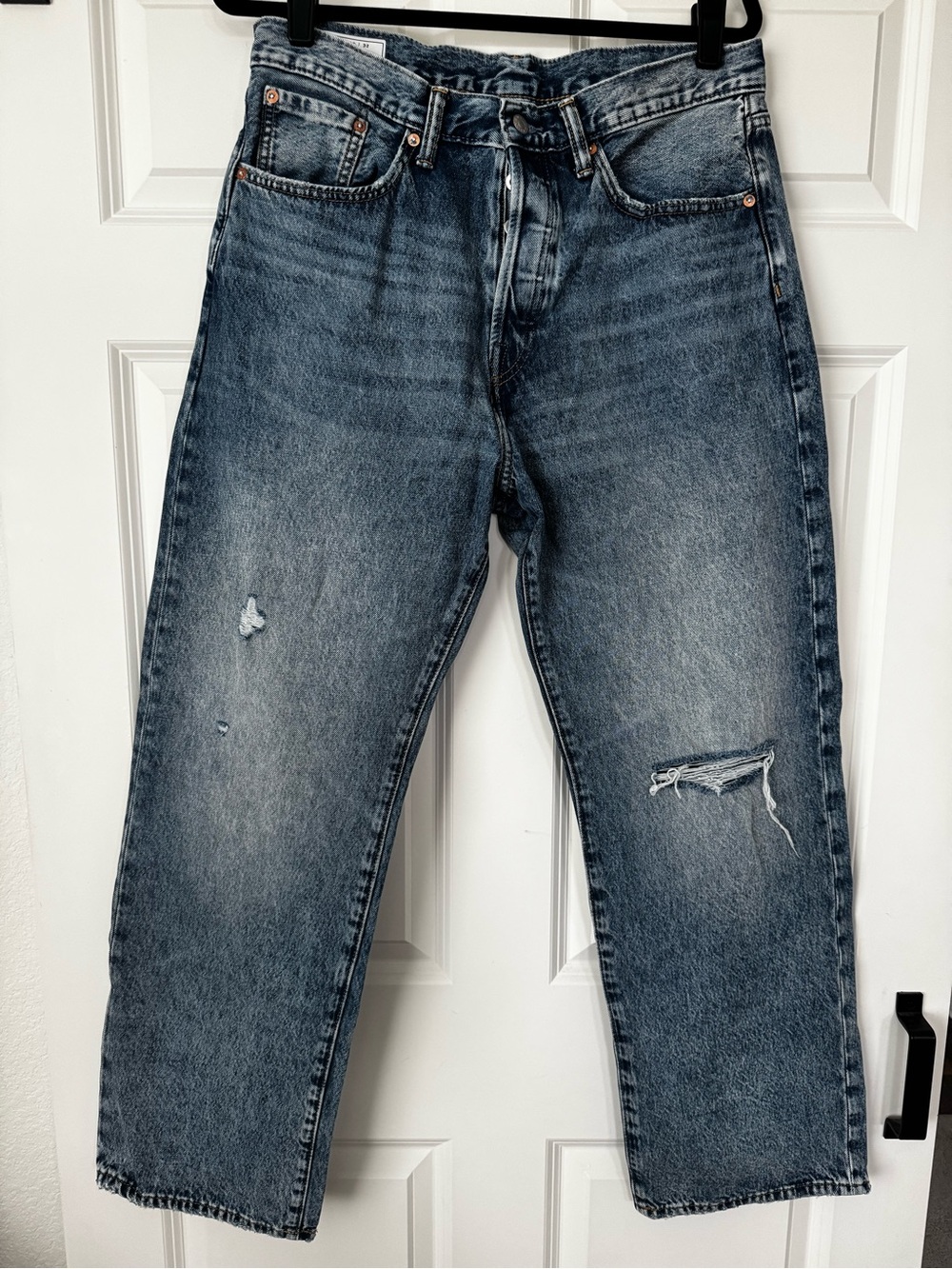 GAP ‘90s Loose High-Rise Distressed Jean
